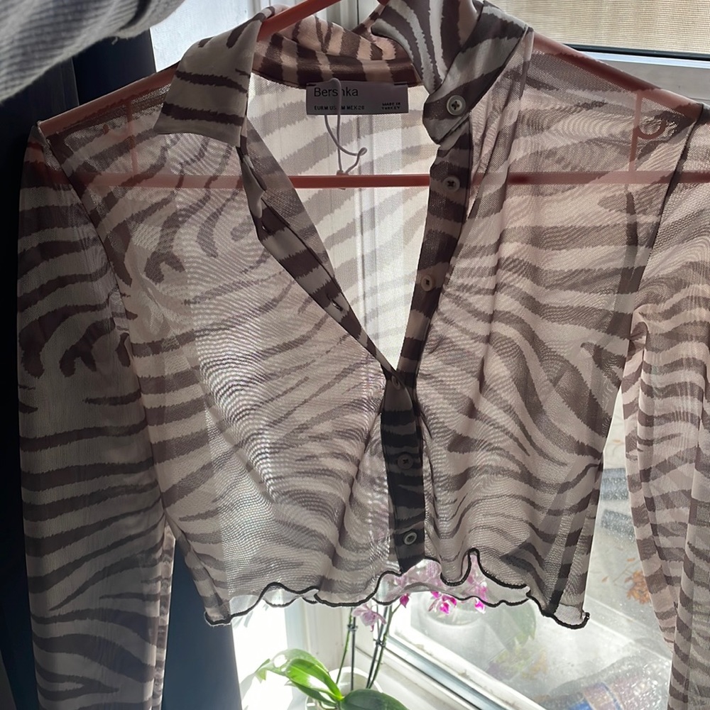 Beautiful striped print blouse.